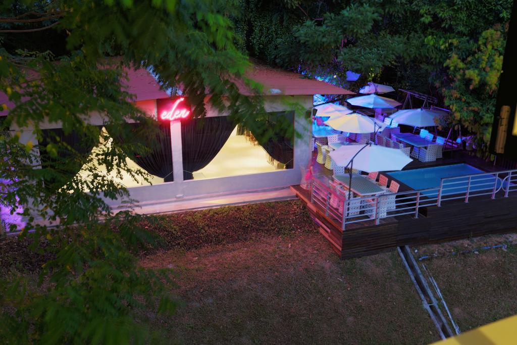 Raintr33 Hotel Singapore Exterior photo