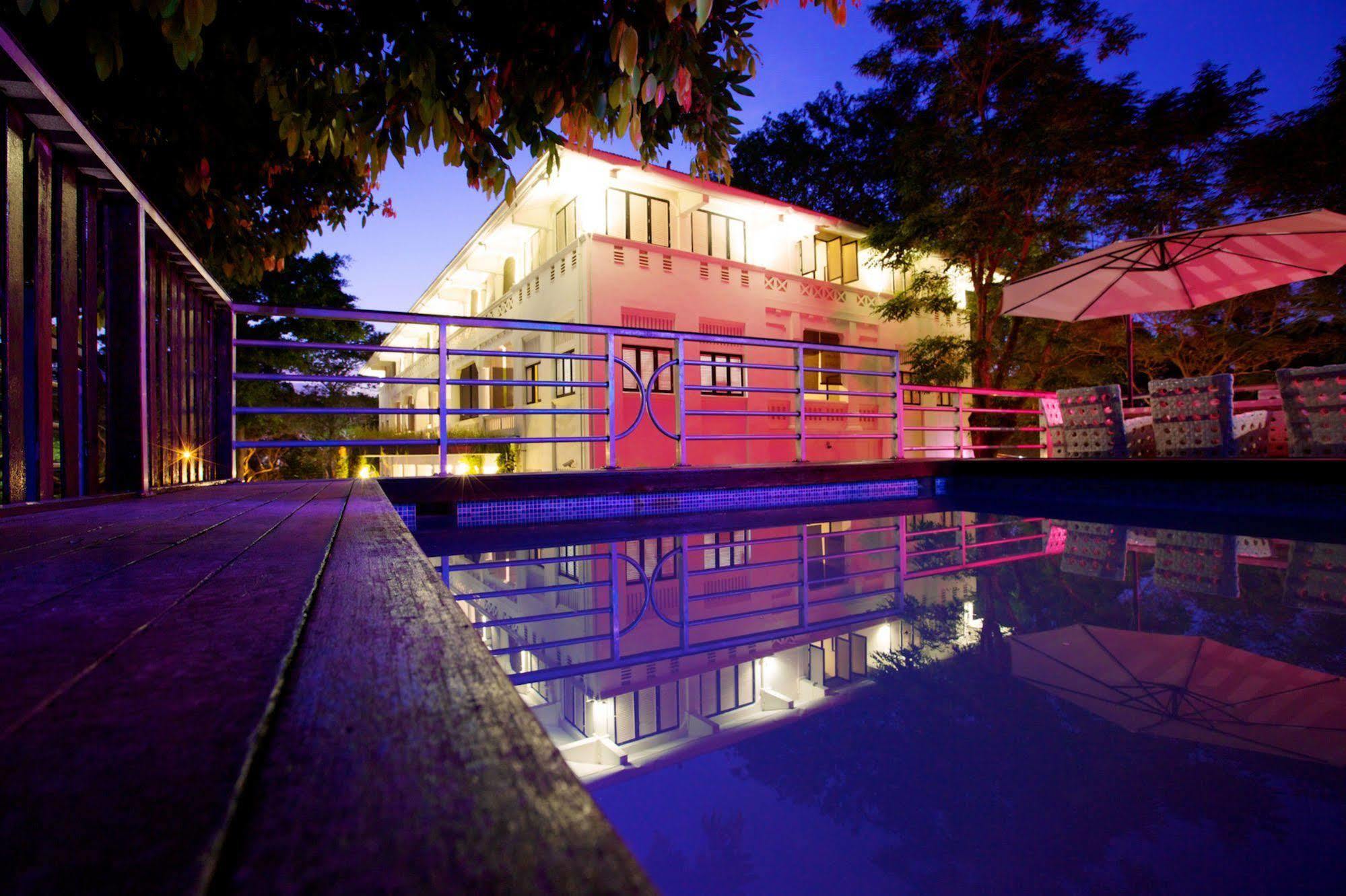 Raintr33 Hotel Singapore Exterior photo