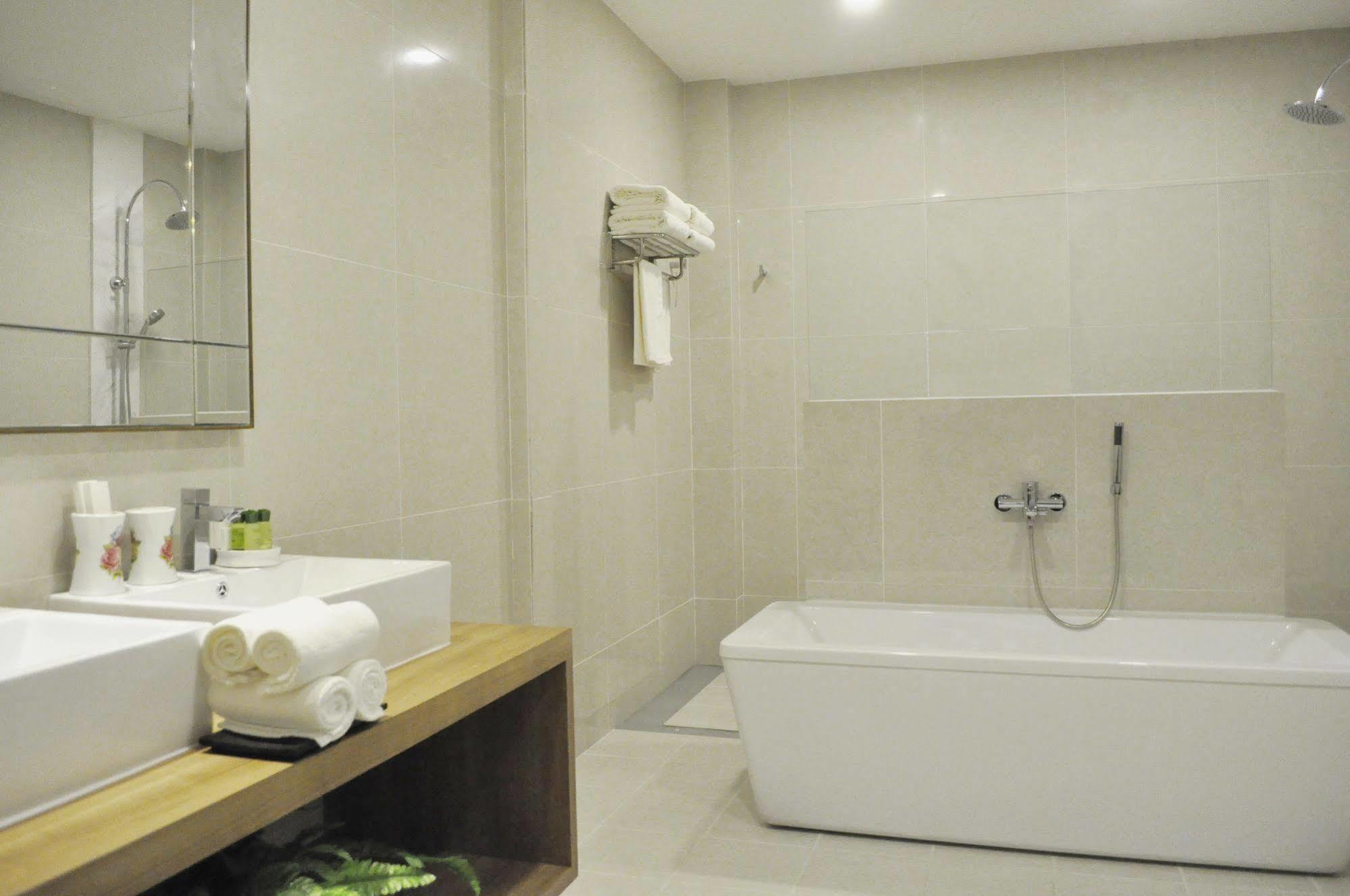 Raintr33 Hotel Singapore Exterior photo