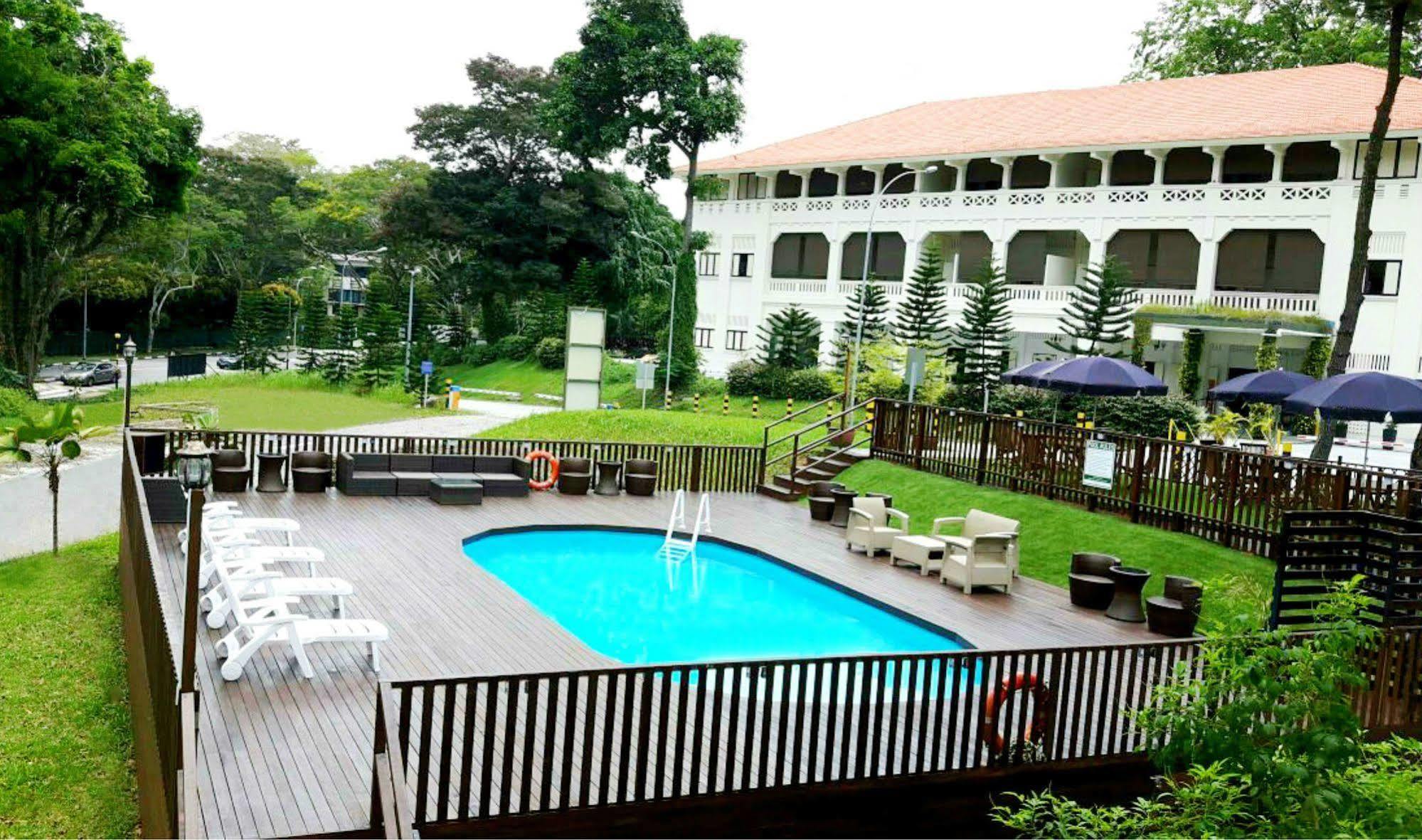 Raintr33 Hotel Singapore Exterior photo